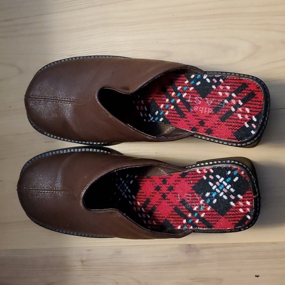 diba East Women Shoes